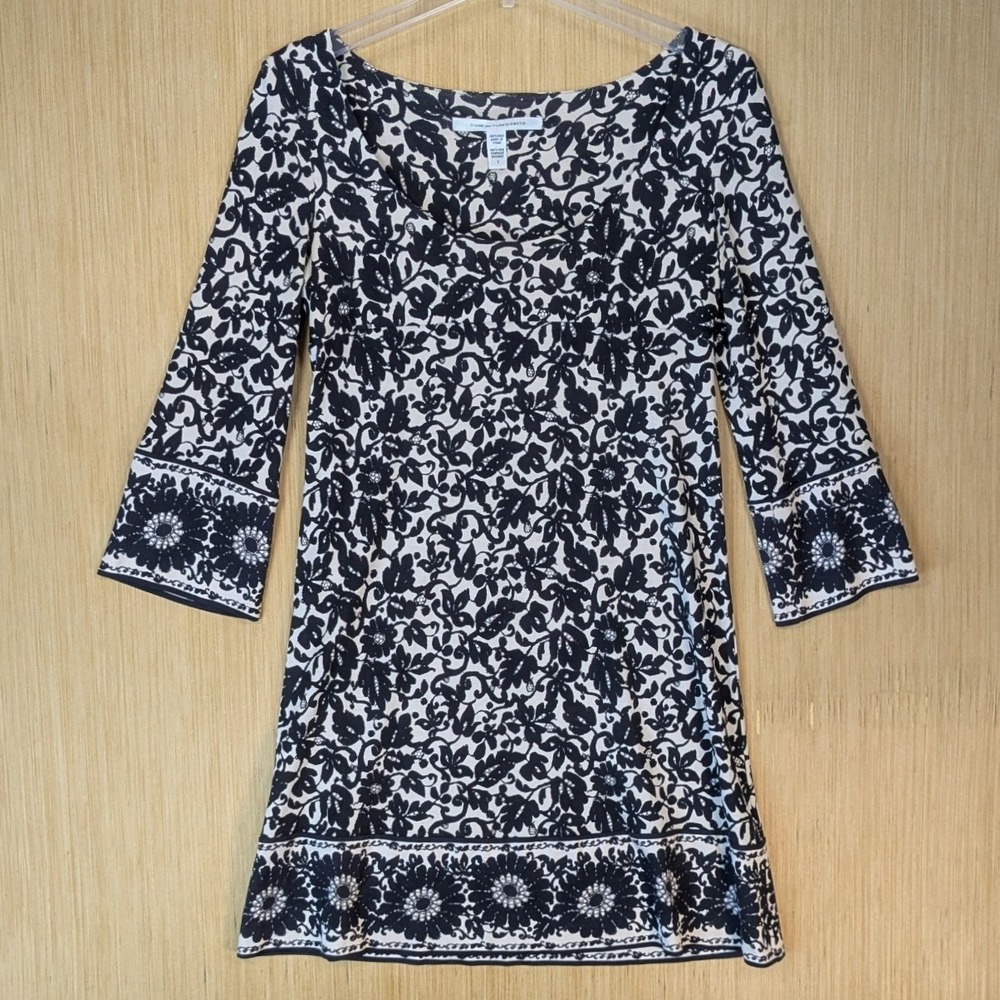 Diane von Furstenberg Silk Shift Dress Women's‎ 6 Floral Black White Retro Chic